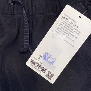 Lululemon on the fly skirt size 8 NWT